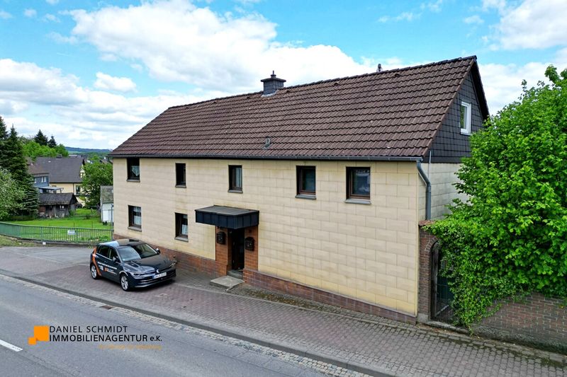 Großzügiges Wohnhaus in Hermesdorf mit Potenzial für individuelle Wohnkonzepte